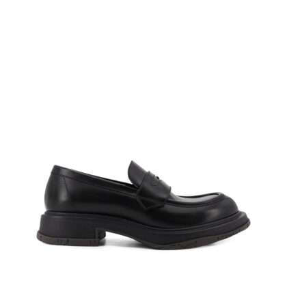 Gucci LOAFER WITH TONE-ON-TONE LOGO